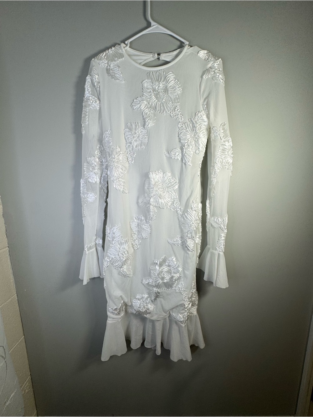 Anewsta White Floral Long-Sleeve Ruffle Hem Dress Medium
